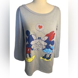 DISNEY Mickey & Minnie Kissing Pullover Sweatshirt Women’s XL